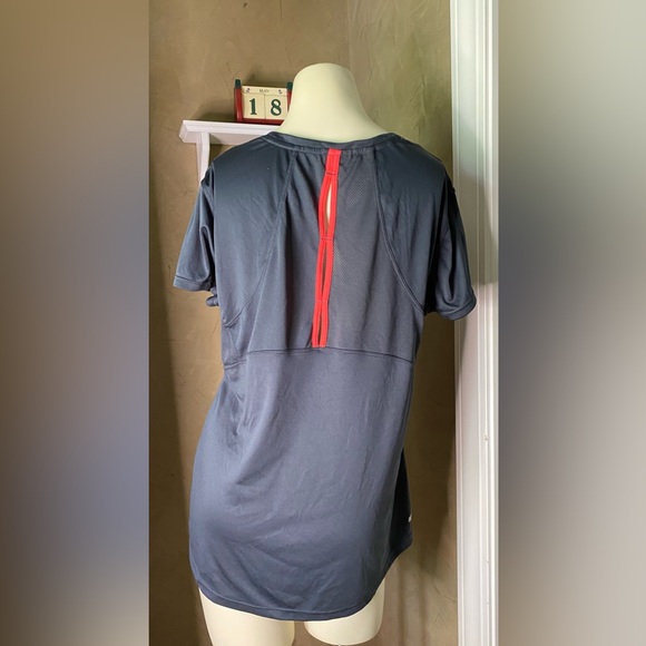 Danskin Now Semi-Fitted Grey Workout T-Shirt - Women's X Large (16-18) - Picture 6 of 9